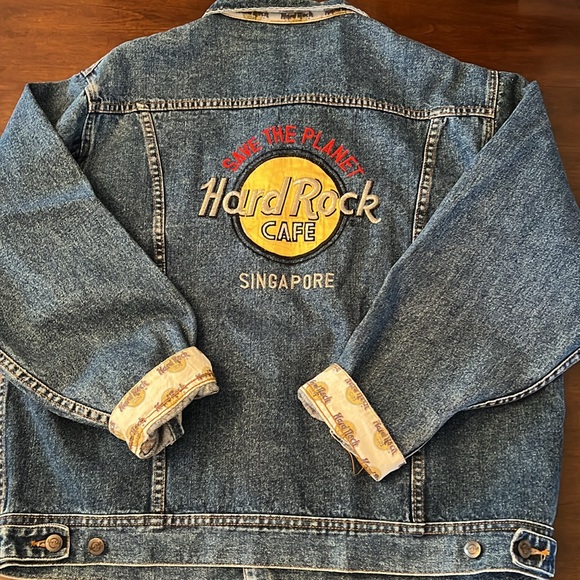 Big Hard Rock Cafe Singapore’s XL denim jean jacket 90s - Picture 2 of 12
